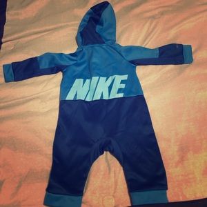 Nike dry fit suit